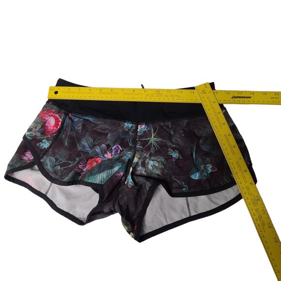 Lululemon Run Speed Short 4-Way Stretch Black Curious Jungle Black Floral Size 6 - Picture 6 of 6